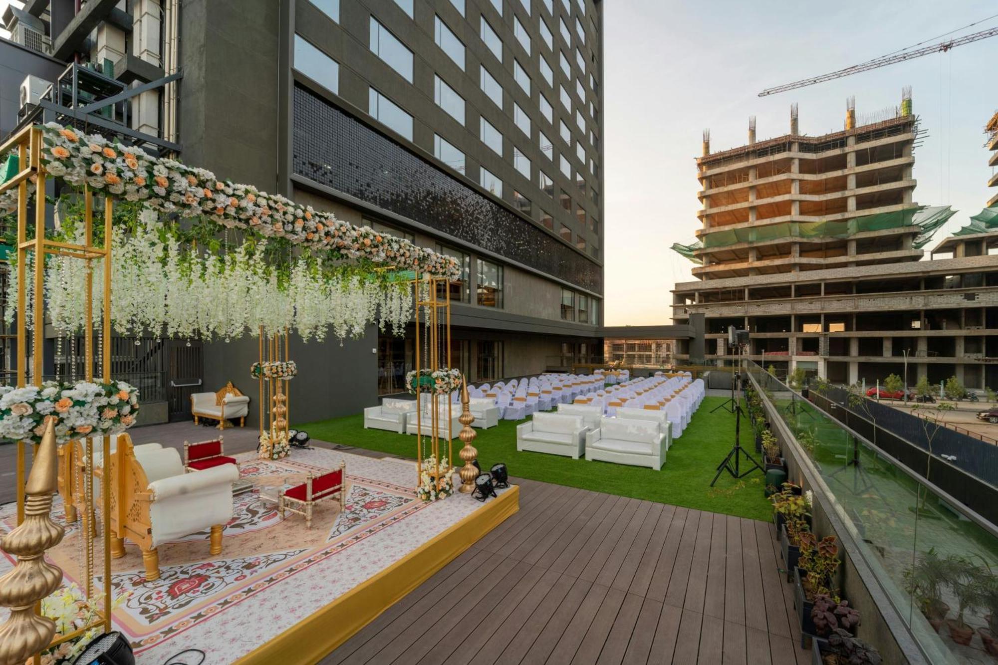 Courtyard By Marriott فَدودارا المظهر الخارجي الصورة